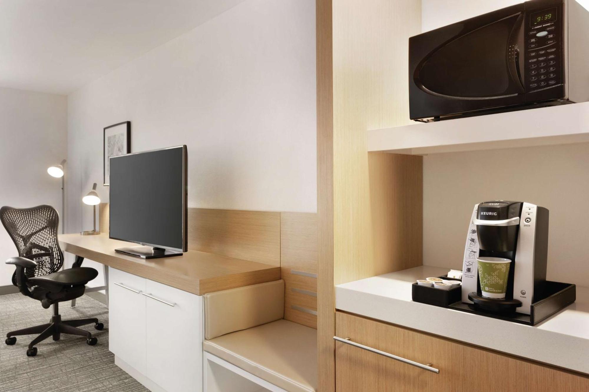 Hilton Garden Inn Μπρίτζγουοτερ Εξωτερικό φωτογραφία