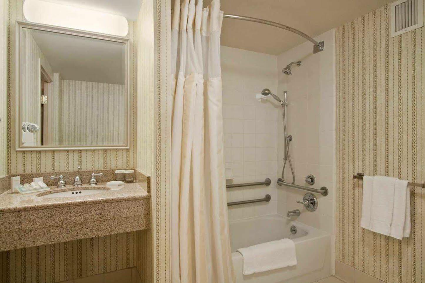 Hilton Garden Inn Μπρίτζγουοτερ Εξωτερικό φωτογραφία